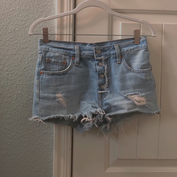 LEVI shorts - Picture 1 of 2
